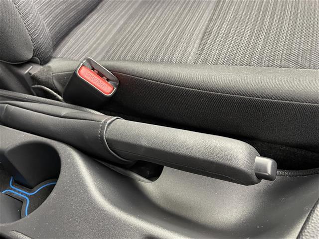 ヤリス ハイブリッドＺ　純正ディスプレイオーディオ　全方位カメラ　ドライブレコーダー　ＥＴＣ　シートヒーター　ハンドルヒーター　ブラインドスポットモニター　トヨタセーフティセンス　コーナーセンサー　モデリスタアルミホイール（21枚目）