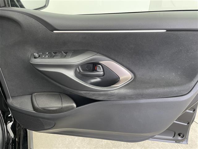 ヤリス ハイブリッドＺ　純正ディスプレイオーディオ　全方位カメラ　ドライブレコーダー　ＥＴＣ　シートヒーター　ハンドルヒーター　ブラインドスポットモニター　トヨタセーフティセンス　コーナーセンサー　モデリスタアルミホイール（24枚目）