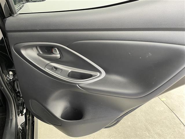 ヤリス ハイブリッドＺ　純正ディスプレイオーディオ　全方位カメラ　ドライブレコーダー　ＥＴＣ　シートヒーター　ハンドルヒーター　ブラインドスポットモニター　トヨタセーフティセンス　コーナーセンサー　モデリスタアルミホイール（28枚目）