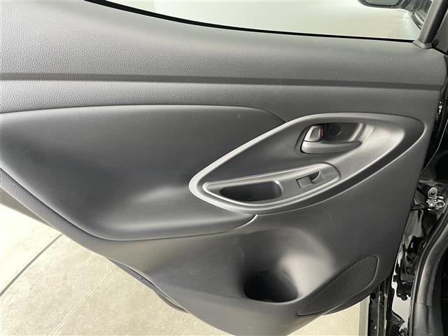 ヤリス ハイブリッドＺ　純正ディスプレイオーディオ　全方位カメラ　ドライブレコーダー　ＥＴＣ　シートヒーター　ハンドルヒーター　ブラインドスポットモニター　トヨタセーフティセンス　コーナーセンサー　モデリスタアルミホイール（30枚目）