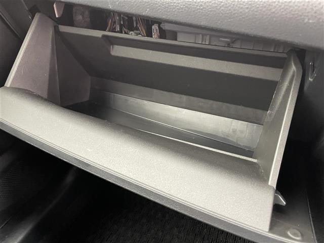 ヤリス ハイブリッドＺ　純正ディスプレイオーディオ　全方位カメラ　ドライブレコーダー　ＥＴＣ　シートヒーター　ハンドルヒーター　ブラインドスポットモニター　トヨタセーフティセンス　コーナーセンサー　モデリスタアルミホイール（31枚目）