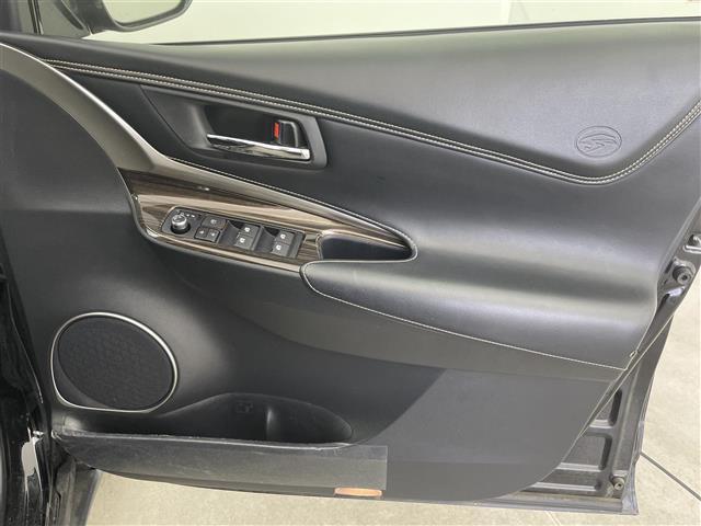 ハリアー エレガンス　純正ナビ　フルセグＴＶ　バックカメラ　オートＬＥＤヘッドライト　横滑り防止装置　カーテンエアバッグ　ハーフレザーシート　運転席パワーシート　ＥＴＣ　スマートキー×２　プッシュスタート　社外フロアマット（18枚目）