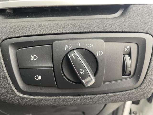 Ｘ１ ｘＤｒｉｖｅ　１８ｄ　４ＷＤ　ＨＤＤナビ（ＡＭ／ＦＭ／ＢＴ／ＣＤ／ＤＶＤ　バックカメラ　ヘッドアップディスプレイ　コーナーセンサー　前後　レーダークルーズコントロール　レーンキープアシスト　駐車標識自動作動　横滑り防止装置（14枚目）