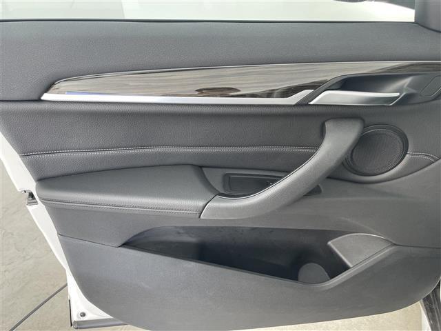 Ｘ１ ｘＤｒｉｖｅ　１８ｄ　４ＷＤ　ＨＤＤナビ（ＡＭ／ＦＭ／ＢＴ／ＣＤ／ＤＶＤ　バックカメラ　ヘッドアップディスプレイ　コーナーセンサー　前後　レーダークルーズコントロール　レーンキープアシスト　駐車標識自動作動　横滑り防止装置（27枚目）