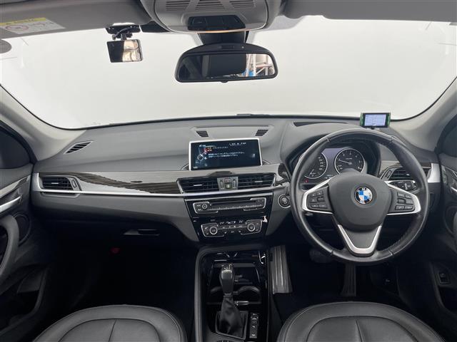 Ｘ１ ｘＤｒｉｖｅ　１８ｄ　４ＷＤ　ＨＤＤナビ（ＡＭ／ＦＭ／ＢＴ／ＣＤ／ＤＶＤ　バックカメラ　ヘッドアップディスプレイ　コーナーセンサー　前後　レーダークルーズコントロール　レーンキープアシスト　駐車標識自動作動　横滑り防止装置（42枚目）