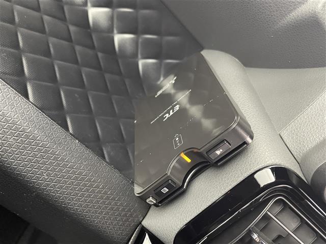 タント カスタムＲＳ　社外ナビ　バックカメラ　両側パワースライドドア　衝突被害軽減ブレーキ　レーンキープアシスト　オートマチックハイビーム　ＬＥＤヘッドライト　コーナーセンサー前後　ハーフレザーシート　ドラレコ　ＥＴＣ（3枚目）