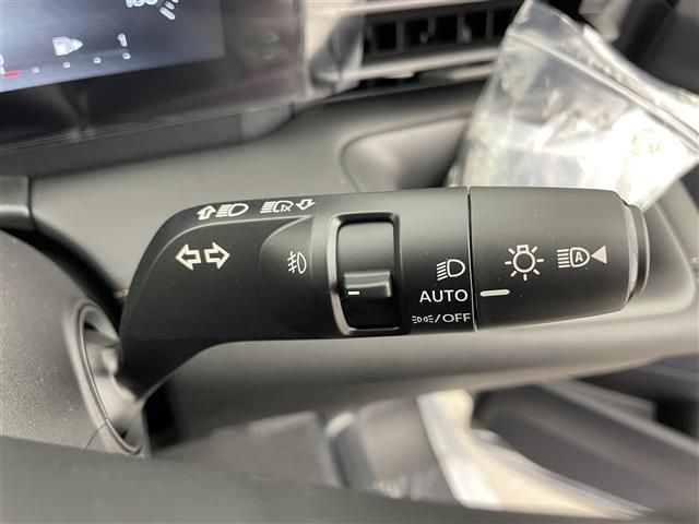 セレナ e-パワー ハイウェイスターV 純正12.3型ナビ 全方位カメラ 純正11型後席モニター プロパイロット ブラインドスポットモニター デジタルインナーミラー ETC コーナーセンサー 純正アルミホイール オートLEDライト 保証書(11枚目)