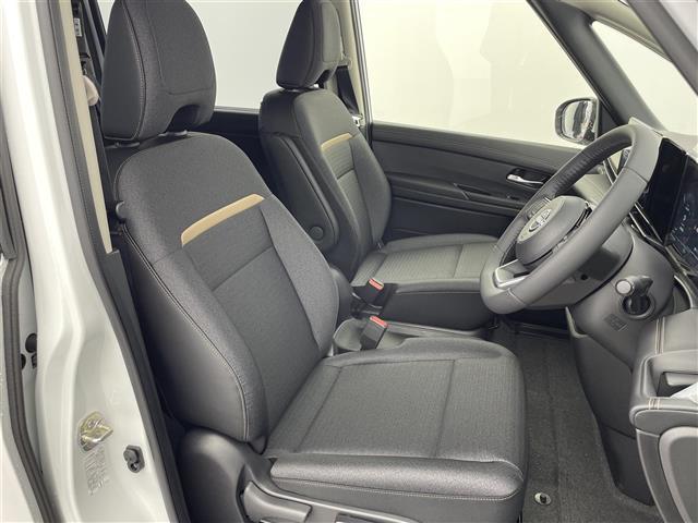 セレナ e-パワー ハイウェイスターV 純正12.3型ナビ 全方位カメラ 純正11型後席モニター プロパイロット ブラインドスポットモニター デジタルインナーミラー ETC コーナーセンサー 純正アルミホイール オートLEDライト 保証書(20枚目)