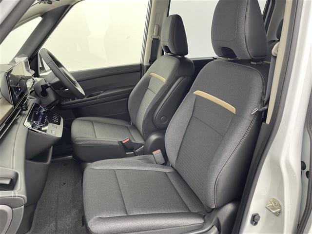 セレナ e-パワー ハイウェイスターV 純正12.3型ナビ 全方位カメラ 純正11型後席モニター プロパイロット ブラインドスポットモニター デジタルインナーミラー ETC コーナーセンサー 純正アルミホイール オートLEDライト 保証書(22枚目)