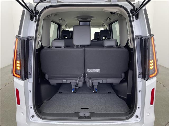 セレナ e-パワー ハイウェイスターV 純正12.3型ナビ 全方位カメラ 純正11型後席モニター プロパイロット ブラインドスポットモニター デジタルインナーミラー ETC コーナーセンサー 純正アルミホイール オートLEDライト 保証書(32枚目)