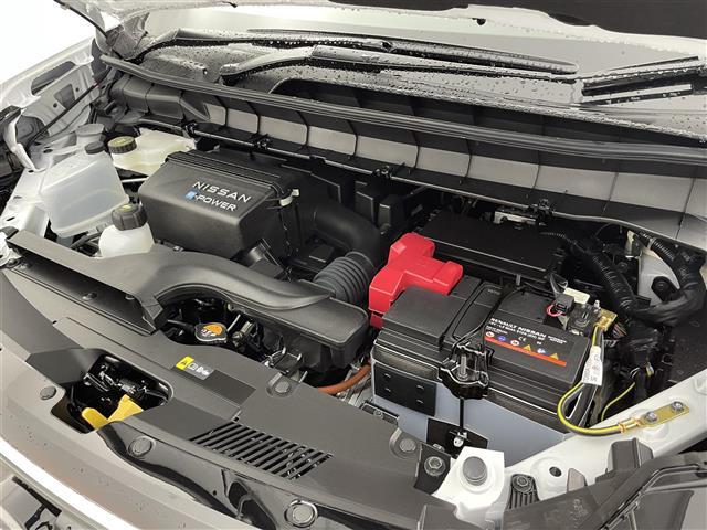 セレナ e-パワー ハイウェイスターV 純正12.3型ナビ 全方位カメラ 純正11型後席モニター プロパイロット ブラインドスポットモニター デジタルインナーミラー ETC コーナーセンサー 純正アルミホイール オートLEDライト 保証書(40枚目)