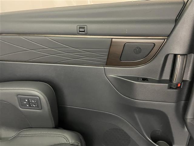 アルファード Z 純正14型ナビ 全方位カメラ 純正後席モニター ヘッドアップディスプレイ レザーシート シートヒーター エアシート トヨタセーフティセンス 左右独立ムーンルーフ ハンドルヒーター ドライブレコーダー(30枚目)