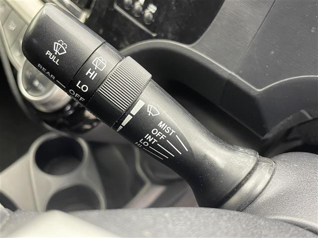 アクア Ｇ　ワンオーナー　純正ＳＤナビ（ＮＳＺＴ－Ｗ６４）（ＡＭ／ＦＭ／ＣＤ／ＤＶＤ／ＢＴ）　バックカメラ　衝突軽減システム　レーンキープアシスト　横滑り防止装置　盗難防止装置　ＥＴＣ　フロアマット純正（12枚目）