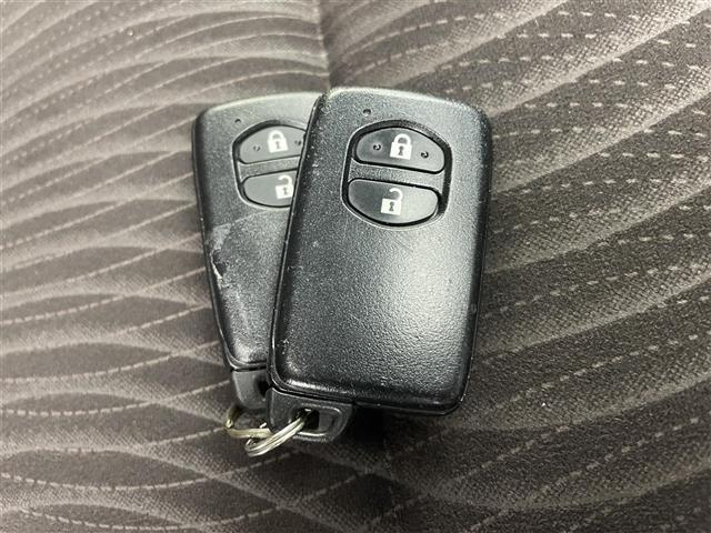 アクア Ｇ　ワンオーナー　純正ＳＤナビ（ＮＳＺＴ－Ｗ６４）（ＡＭ／ＦＭ／ＣＤ／ＤＶＤ／ＢＴ）　バックカメラ　衝突軽減システム　レーンキープアシスト　横滑り防止装置　盗難防止装置　ＥＴＣ　フロアマット純正（17枚目）