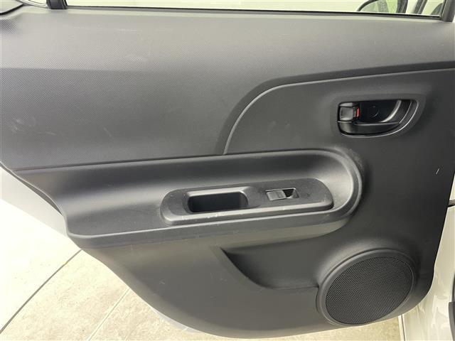 アクア Ｓスタイルブラック　社外ＳＤナビ（ＥＸ８Ｖ）（ＡＭ／ＦＭ／ＣＤ／ＤＶＤ／ＢＴ）フルセグＴＶ　バックカメラ　衝突軽減システム　レーンキープアシスト　横滑り防止装置　盗難防止装置　オートマチックハイビーム　ＥＴＣ　社外ＡＷ（31枚目）