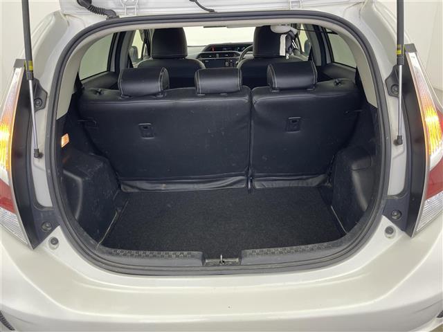 アクア Ｓスタイルブラック　社外ＳＤナビ（ＥＸ８Ｖ）（ＡＭ／ＦＭ／ＣＤ／ＤＶＤ／ＢＴ）フルセグＴＶ　バックカメラ　衝突軽減システム　レーンキープアシスト　横滑り防止装置　盗難防止装置　オートマチックハイビーム　ＥＴＣ　社外ＡＷ（32枚目）