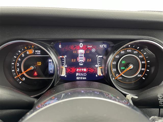 ジープ・ラングラーアンリミテッド サハラ　１オーナー　純正ナビ（ｂｌｕｅｔｏｏｔｈ　フルセグＴＶ）　バックカメラ　純正前後ドラレコ　黒革シート　シートヒーター　ＬＥＤ　フォグ　ＡＣＣ　自動緊急ブレーキ　ブラインドスポット　ヒーテッドステア（8枚目）