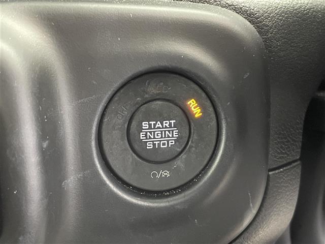 ジープ・ラングラーアンリミテッド サハラ　１オーナー　純正ナビ（ｂｌｕｅｔｏｏｔｈ　フルセグＴＶ）　バックカメラ　純正前後ドラレコ　黒革シート　シートヒーター　ＬＥＤ　フォグ　ＡＣＣ　自動緊急ブレーキ　ブラインドスポット　ヒーテッドステア（13枚目）