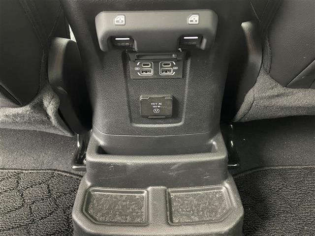 ジープ・ラングラーアンリミテッド サハラ　１オーナー　純正ナビ（ｂｌｕｅｔｏｏｔｈ　フルセグＴＶ）　バックカメラ　純正前後ドラレコ　黒革シート　シートヒーター　ＬＥＤ　フォグ　ＡＣＣ　自動緊急ブレーキ　ブラインドスポット　ヒーテッドステア（27枚目）
