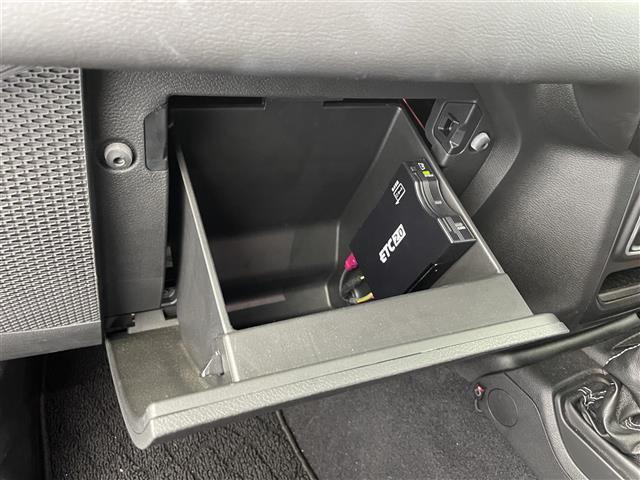 ジープ・ラングラーアンリミテッド サハラ　１オーナー　純正ナビ（ｂｌｕｅｔｏｏｔｈ　フルセグＴＶ）　バックカメラ　純正前後ドラレコ　黒革シート　シートヒーター　ＬＥＤ　フォグ　ＡＣＣ　自動緊急ブレーキ　ブラインドスポット　ヒーテッドステア（28枚目）