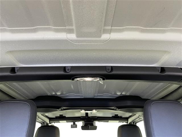ジープ・ラングラーアンリミテッド サハラ　１オーナー　純正ナビ（ｂｌｕｅｔｏｏｔｈ　フルセグＴＶ）　バックカメラ　純正前後ドラレコ　黒革シート　シートヒーター　ＬＥＤ　フォグ　ＡＣＣ　自動緊急ブレーキ　ブラインドスポット　ヒーテッドステア（30枚目）