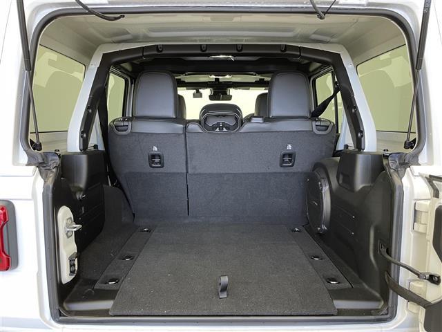 ジープ・ラングラーアンリミテッド サハラ　１オーナー　純正ナビ（ｂｌｕｅｔｏｏｔｈ　フルセグＴＶ）　バックカメラ　純正前後ドラレコ　黒革シート　シートヒーター　ＬＥＤ　フォグ　ＡＣＣ　自動緊急ブレーキ　ブラインドスポット　ヒーテッドステア（31枚目）