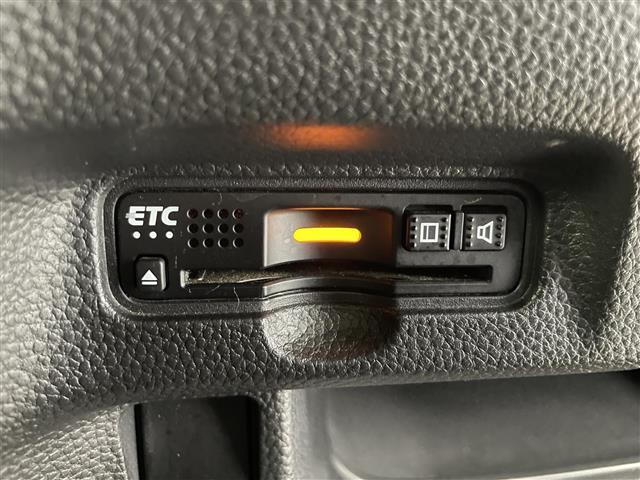 Ｎ－ＢＯＸカスタム Ｇ・Ｌホンダセンシング　純正ナビ　バックカメラ　ビルトインＥＴＣ　両側パワースライドドア　シートヒーター　衝突被害軽減システム　レーダークルーズコントロール　横滑り防止装置　純正アルミホイール　純正フロアマット　スマートキー（4枚目）