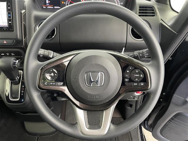 Ｎ－ＢＯＸカスタム Ｇ・Ｌホンダセンシング　純正ナビ　バックカメラ　ビルトインＥＴＣ　両側パワースライドドア　シートヒーター　衝突被害軽減システム　レーダークルーズコントロール　横滑り防止装置　純正アルミホイール　純正フロアマット　スマートキー（9枚目）