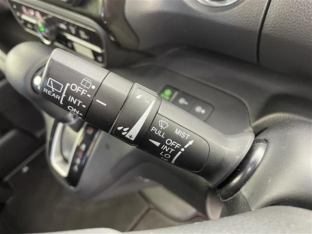 Ｎ－ＢＯＸカスタム Ｇ・Ｌホンダセンシング　純正ナビ　バックカメラ　ビルトインＥＴＣ　両側パワースライドドア　シートヒーター　衝突被害軽減システム　レーダークルーズコントロール　横滑り防止装置　純正アルミホイール　純正フロアマット　スマートキー（12枚目）