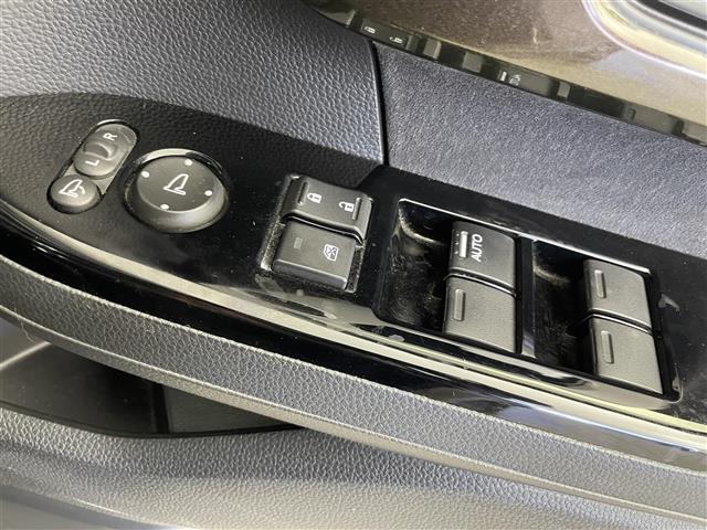 Ｎ－ＢＯＸカスタム Ｇ・Ｌホンダセンシング　純正ナビ　バックカメラ　ビルトインＥＴＣ　両側パワースライドドア　シートヒーター　衝突被害軽減システム　レーダークルーズコントロール　横滑り防止装置　純正アルミホイール　純正フロアマット　スマートキー（19枚目）