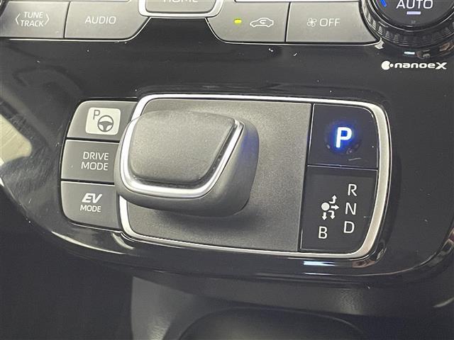 アクア Ｚ　純正１０．５型ＤＡ　フルセグＴＶ　パノラミックビューモニター　ヘッドアップディスプレイ　モデリスタ　レーダークルーズコントロール　プリクラッシュセーフティ　アドバンスドパーク　ブラインドスポットモニタ（9枚目）