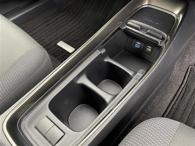 アクア Ｚ　純正１０．５型ＤＡ　フルセグＴＶ　パノラミックビューモニター　ヘッドアップディスプレイ　モデリスタ　レーダークルーズコントロール　プリクラッシュセーフティ　アドバンスドパーク　ブラインドスポットモニタ（22枚目）