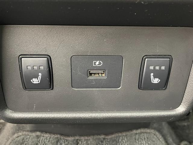 エクストレイル S e-4ORCE ワンオーナー 4WD 社外11型ディスプレイオーディオ HDMI 衝突軽減ブレーキ クルーズコントロール オートマチックハイビーム 標識認識機能 ボンネットバグガード サイドステップ シートヒーター(4枚目)