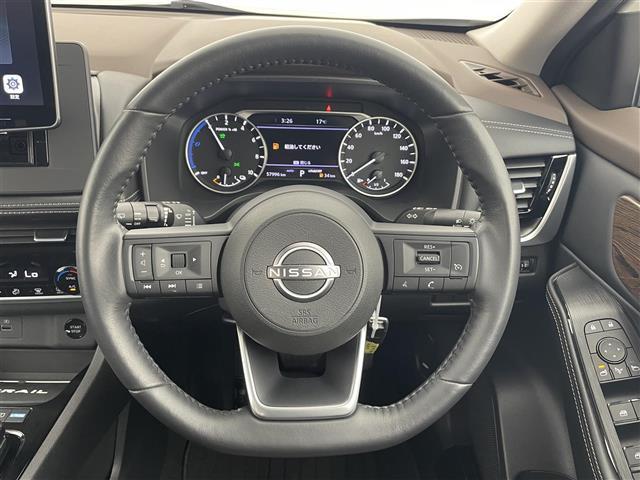 エクストレイル S e-4ORCE ワンオーナー 4WD 社外11型ディスプレイオーディオ HDMI 衝突軽減ブレーキ クルーズコントロール オートマチックハイビーム 標識認識機能 ボンネットバグガード サイドステップ シートヒーター(8枚目)