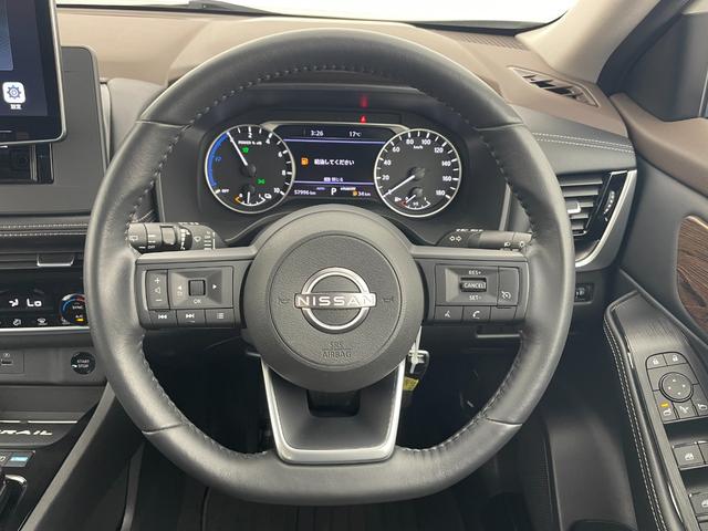 エクストレイル S e-4ORCE ワンオーナー 4WD 社外11型ディスプレイオーディオ HDMI 衝突軽減ブレーキ クルーズコントロール オートマチックハイビーム 標識認識機能 ボンネットバグガード サイドステップ シートヒーター(9枚目)