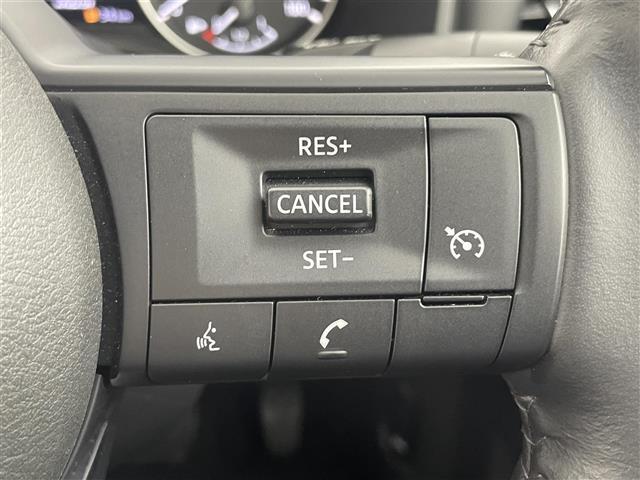 エクストレイル S e-4ORCE ワンオーナー 4WD 社外11型ディスプレイオーディオ HDMI 衝突軽減ブレーキ クルーズコントロール オートマチックハイビーム 標識認識機能 ボンネットバグガード サイドステップ シートヒーター(10枚目)