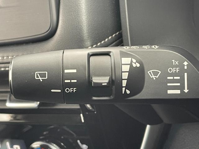 エクストレイル S e-4ORCE ワンオーナー 4WD 社外11型ディスプレイオーディオ HDMI 衝突軽減ブレーキ クルーズコントロール オートマチックハイビーム 標識認識機能 ボンネットバグガード サイドステップ シートヒーター(12枚目)