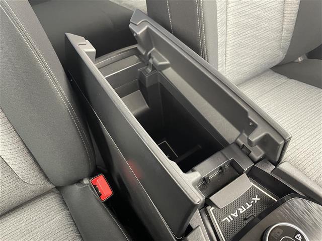 エクストレイル S e-4ORCE ワンオーナー 4WD 社外11型ディスプレイオーディオ HDMI 衝突軽減ブレーキ クルーズコントロール オートマチックハイビーム 標識認識機能 ボンネットバグガード サイドステップ シートヒーター(24枚目)