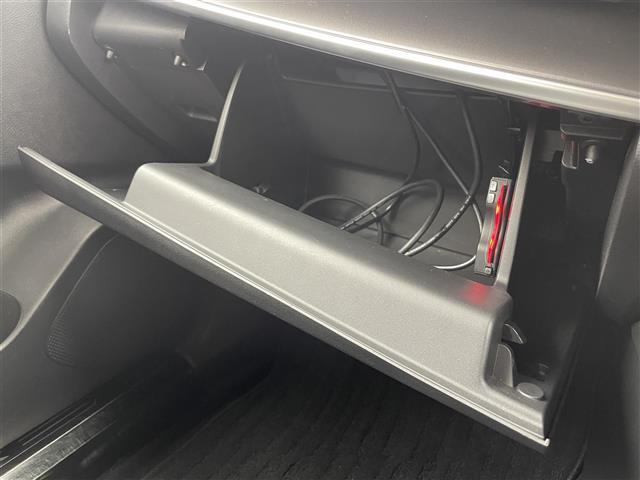 エクストレイル S e-4ORCE ワンオーナー 4WD 社外11型ディスプレイオーディオ HDMI 衝突軽減ブレーキ クルーズコントロール オートマチックハイビーム 標識認識機能 ボンネットバグガード サイドステップ シートヒーター(25枚目)