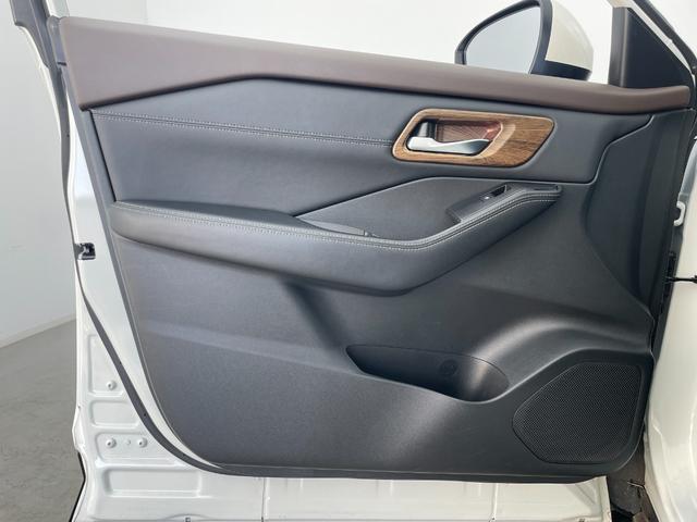 エクストレイル S e-4ORCE ワンオーナー 4WD 社外11型ディスプレイオーディオ HDMI 衝突軽減ブレーキ クルーズコントロール オートマチックハイビーム 標識認識機能 ボンネットバグガード サイドステップ シートヒーター(41枚目)