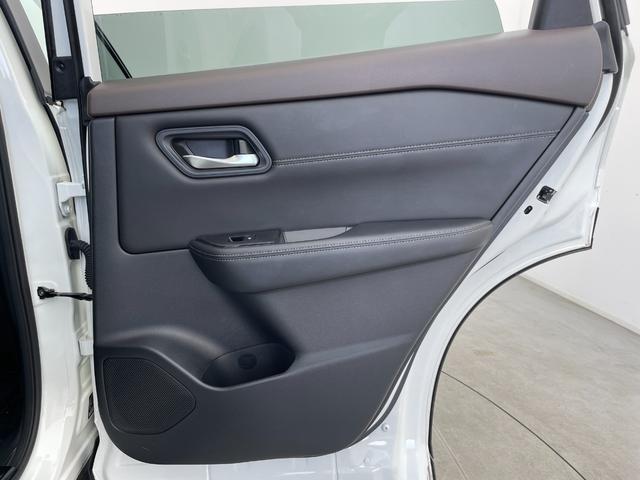 エクストレイル S e-4ORCE ワンオーナー 4WD 社外11型ディスプレイオーディオ HDMI 衝突軽減ブレーキ クルーズコントロール オートマチックハイビーム 標識認識機能 ボンネットバグガード サイドステップ シートヒーター(44枚目)