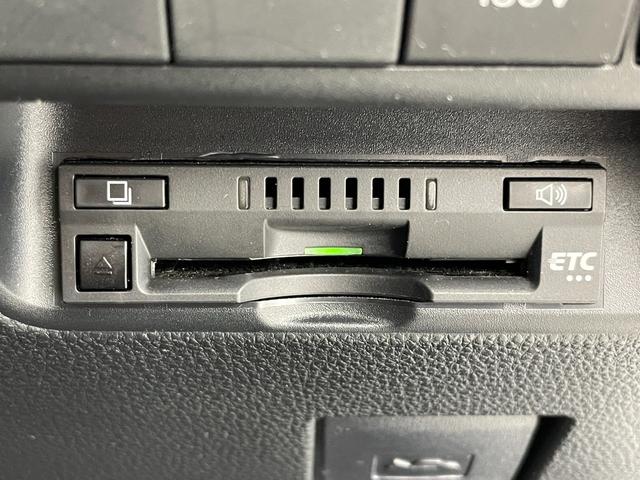 アクア Ｘ　純正ディスプレイオーディオ　パノラミックビューモニター　プリクラッシュセーフティ　レーダークルーズコントロール　レーンディパーチャーアラート　オートマチックハイビーム　ＬＥＤヘッドライト　ＡＣ１００Ｖ（3枚目）