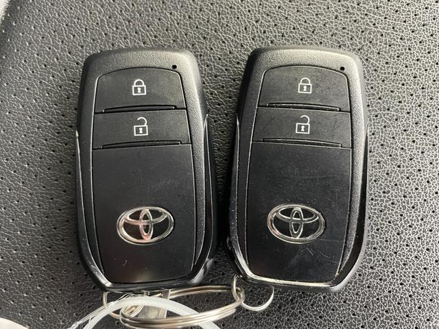 アクア Ｘ　純正ディスプレイオーディオ　パノラミックビューモニター　プリクラッシュセーフティ　レーダークルーズコントロール　レーンディパーチャーアラート　オートマチックハイビーム　ＬＥＤヘッドライト　ＡＣ１００Ｖ（4枚目）