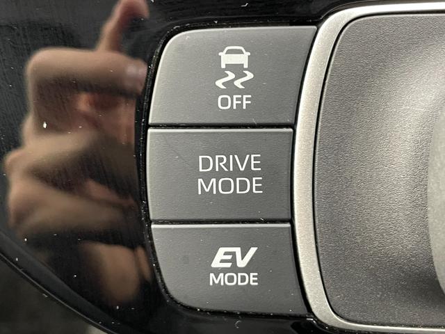 アクア Ｘ　純正ディスプレイオーディオ　パノラミックビューモニター　プリクラッシュセーフティ　レーダークルーズコントロール　レーンディパーチャーアラート　オートマチックハイビーム　ＬＥＤヘッドライト　ＡＣ１００Ｖ（5枚目）