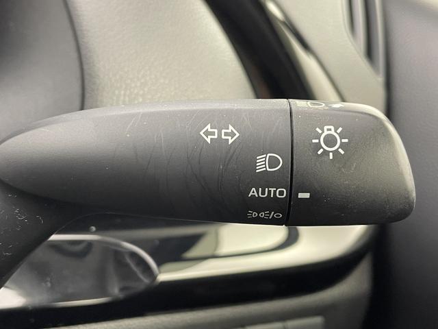 アクア Ｘ　純正ディスプレイオーディオ　パノラミックビューモニター　プリクラッシュセーフティ　レーダークルーズコントロール　レーンディパーチャーアラート　オートマチックハイビーム　ＬＥＤヘッドライト　ＡＣ１００Ｖ（13枚目）