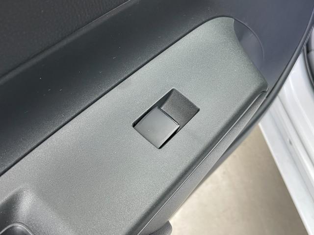 アクア Ｘ　純正ディスプレイオーディオ　パノラミックビューモニター　プリクラッシュセーフティ　レーダークルーズコントロール　レーンディパーチャーアラート　オートマチックハイビーム　ＬＥＤヘッドライト　ＡＣ１００Ｖ（22枚目）