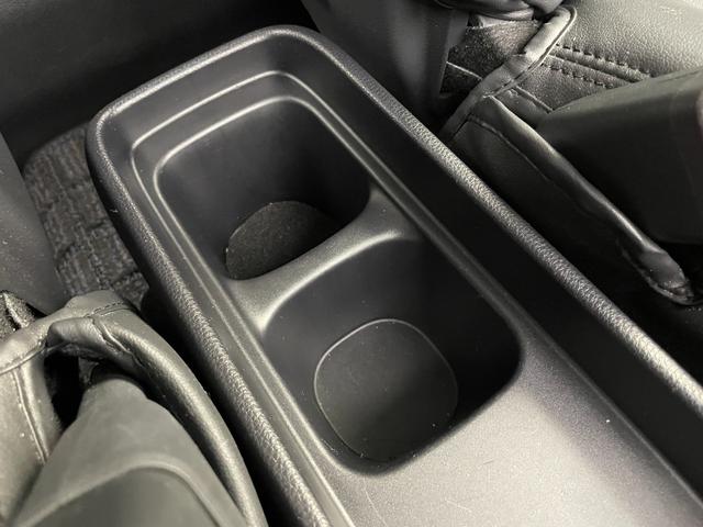 アクア Ｘ　純正ディスプレイオーディオ　パノラミックビューモニター　プリクラッシュセーフティ　レーダークルーズコントロール　レーンディパーチャーアラート　オートマチックハイビーム　ＬＥＤヘッドライト　ＡＣ１００Ｖ（28枚目）