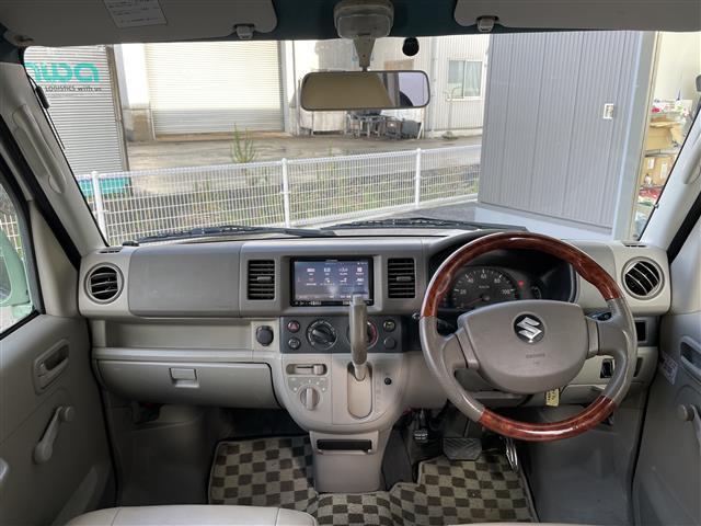 エブリイ ＰＡ　エアコン　社外ナビ　ワンセグテレビ　ＤＶＤ　革調シートカバー　純正ゴムマット　社外フロアマット　スペアキー　ウッド調社外ハンドル　異色全塗装　オリジナルカスタム　ハイルーフ　ドアバイザー　灰皿（2枚目）