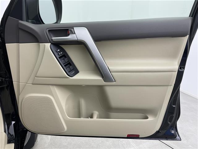 ランドクルーザープラド ＴＸ　Ｌパッケージ　マットブラックエディション　サンルーフ　純正ナビ　バックカメラ　レザーシート　パワーシート　シートヒーター　シートベンチレーション　衝突被害軽減システム　レーダークルーズコントロール　コーナーセンサー　純正アルミホイール　ＤＶＤ（22枚目）