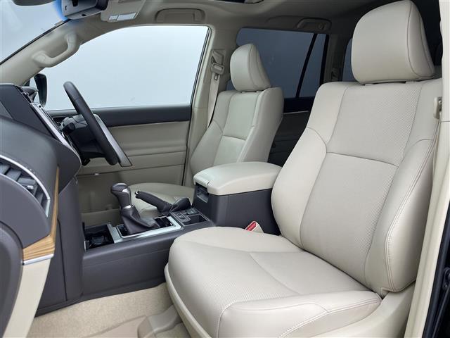 ランドクルーザープラド ＴＸ　Ｌパッケージ　マットブラックエディション　サンルーフ　純正ナビ　バックカメラ　レザーシート　パワーシート　シートヒーター　シートベンチレーション　衝突被害軽減システム　レーダークルーズコントロール　コーナーセンサー　純正アルミホイール　ＤＶＤ（23枚目）